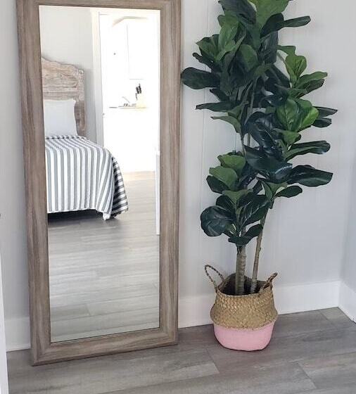 Отель Coastal Inn