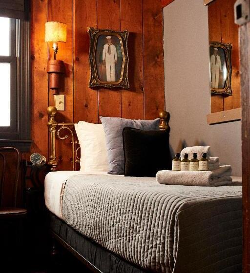 هتل Crew S Quarters Boarding House Caters To Men