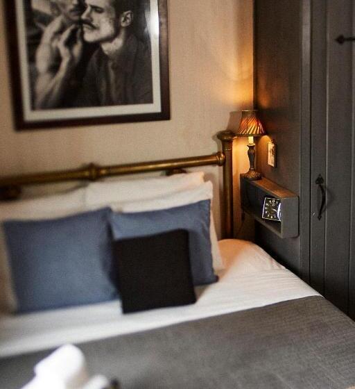 هتل Crew S Quarters Boarding House Caters To Men