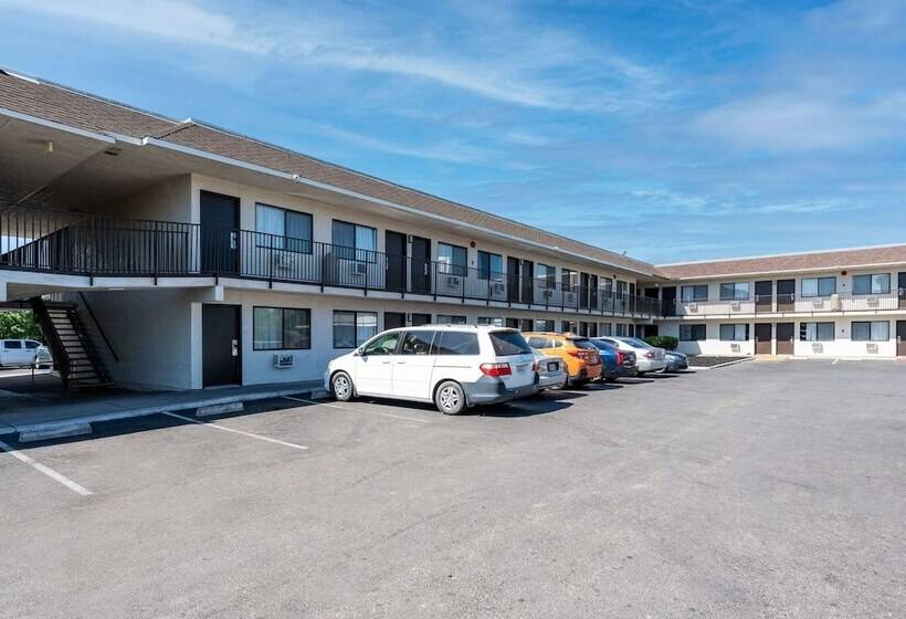 Hotelli Econo Lodge Stockton Near I5 Fairgrounds