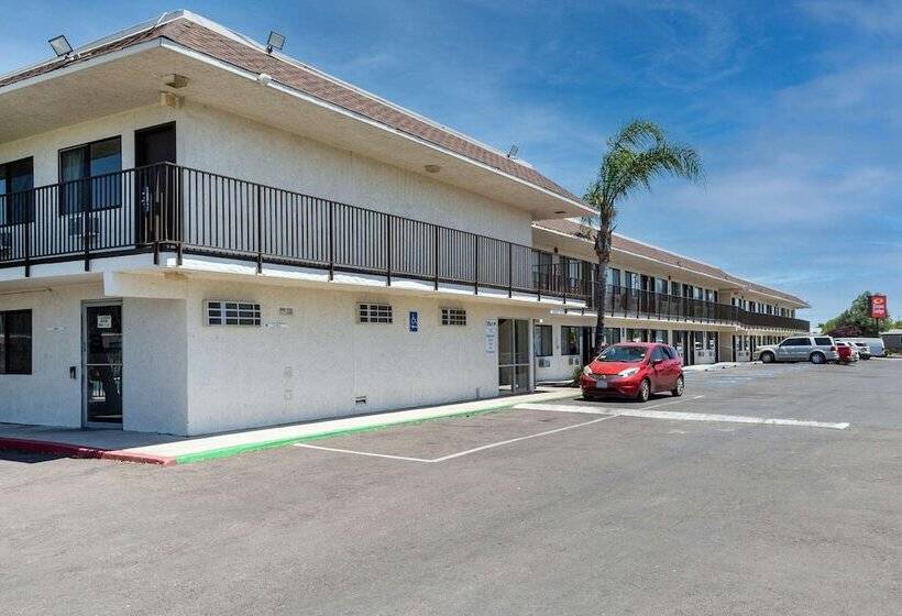 Hotelli Econo Lodge Stockton Near I5 Fairgrounds