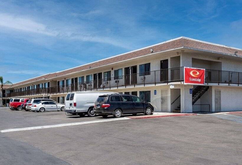 Hotelli Econo Lodge Stockton Near I5 Fairgrounds