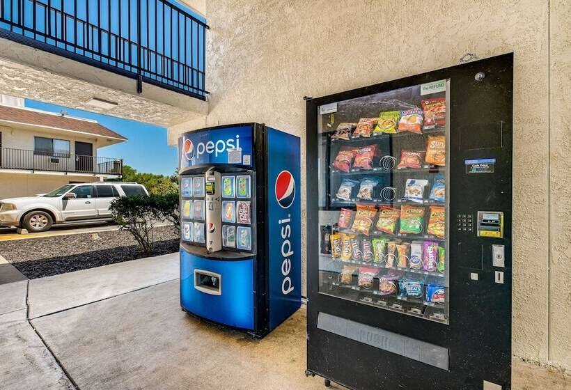 Hotelli Econo Lodge Stockton Near I5 Fairgrounds