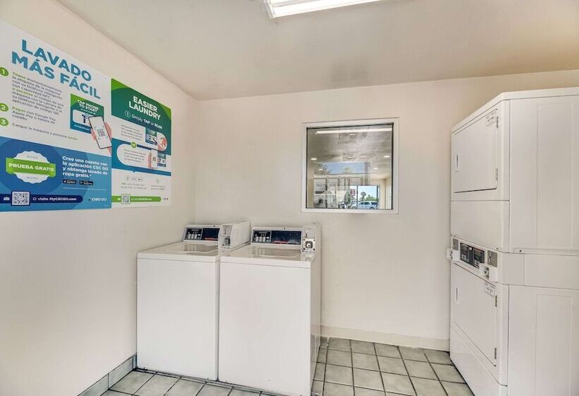 Hotelli Econo Lodge Stockton Near I5 Fairgrounds