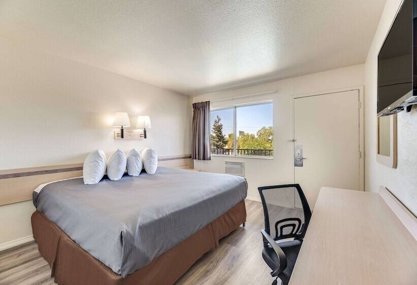Hotelli Econo Lodge Stockton Near I5 Fairgrounds