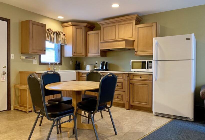 בית מלון כפרי Fred's Inn Restaurant & Lodging