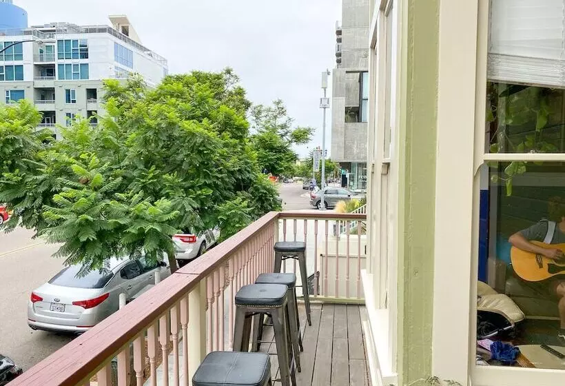 هتل International Travelers House Hostel   Downtown San Diego Little Italy