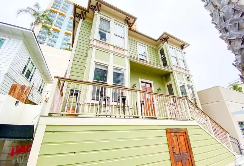 هتل International Travelers House Hostel   Downtown San Diego Little Italy