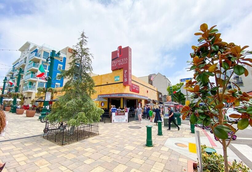 Отель International Travelers House Adventure Hostel