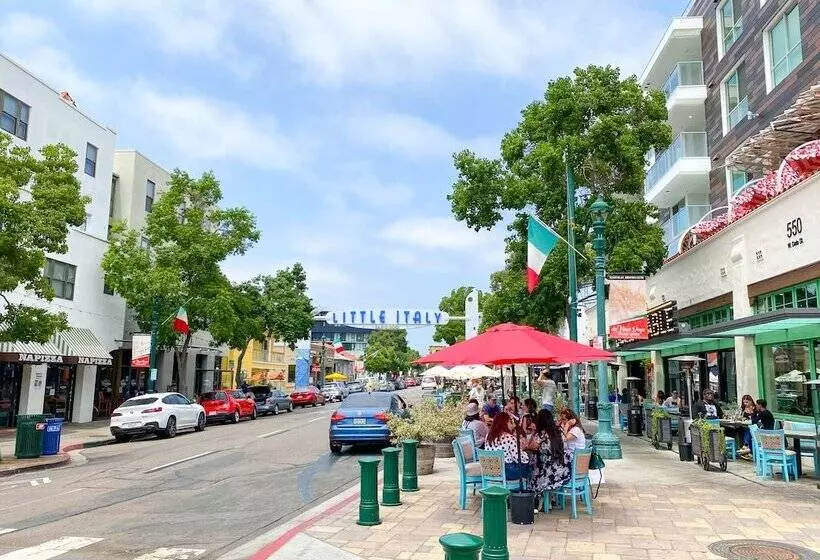 هتل International Travelers House Hostel   Downtown San Diego Little Italy