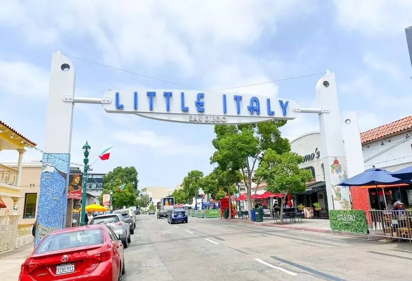 هتل International Travelers House Hostel   Downtown San Diego Little Italy