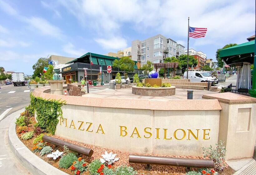 Отель International Travelers House Adventure Hostel