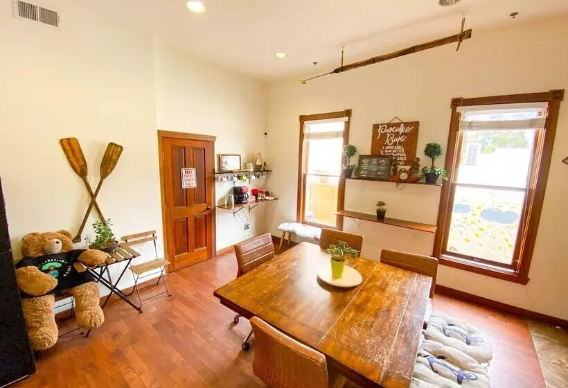 هتل International Travelers House Hostel   Downtown San Diego Little Italy