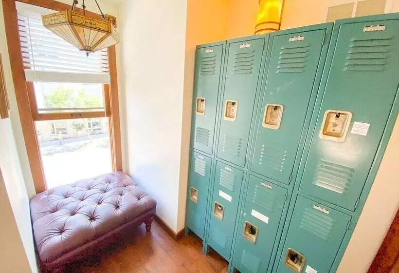 هتل International Travelers House Hostel   Downtown San Diego Little Italy