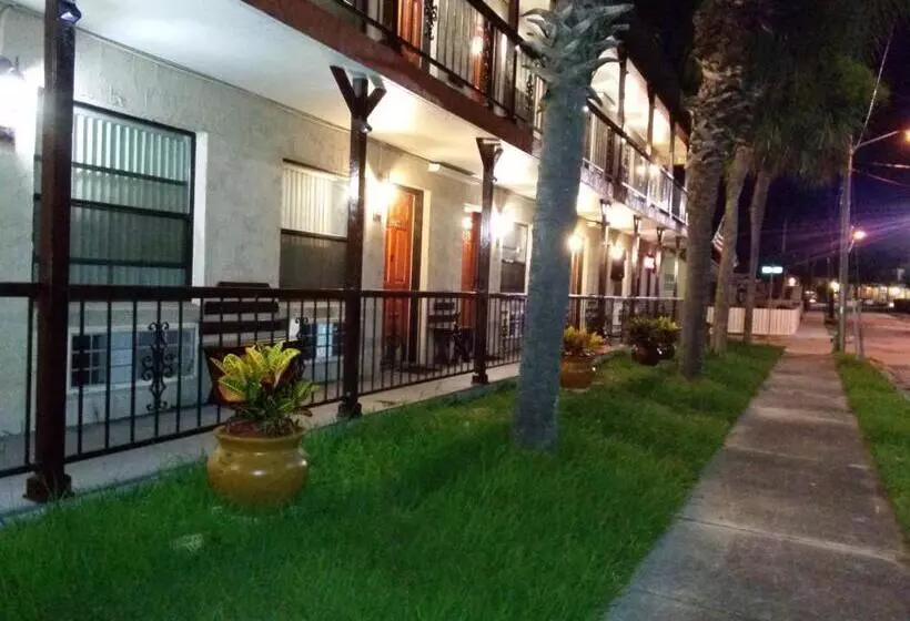 هتل Merida Inn And Suites