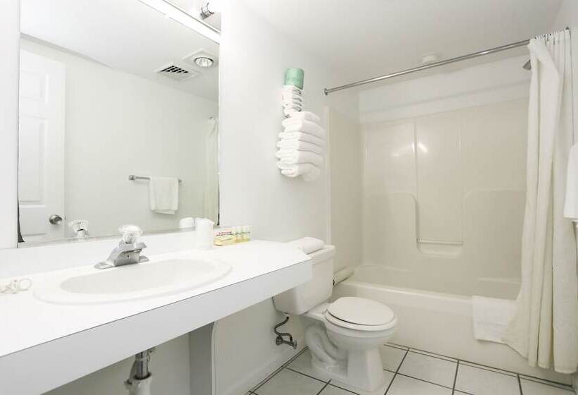 فندق Riviera Resort & Suites