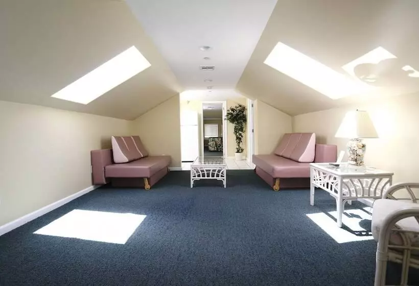 ホテル Riviera Resort & Suites