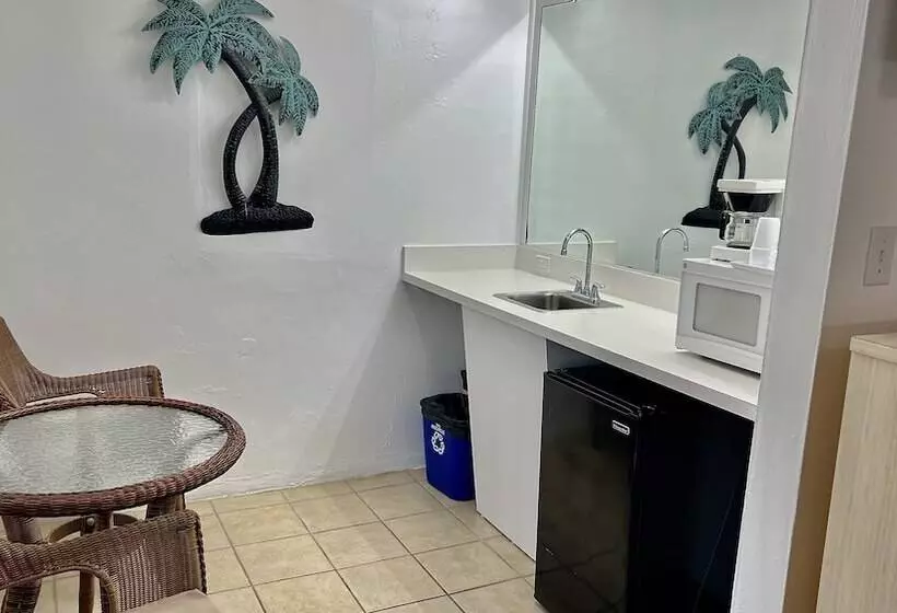 ホテル Riviera Resort & Suites