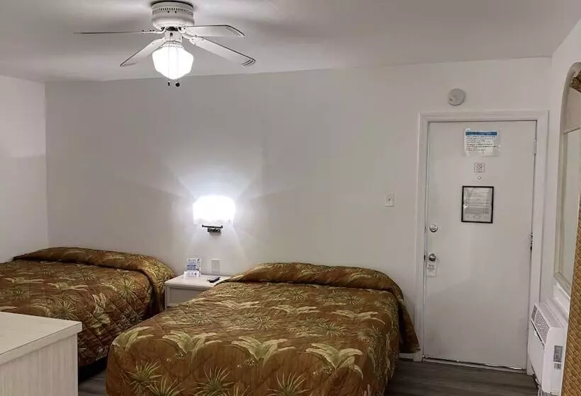 ホテル Riviera Resort & Suites
