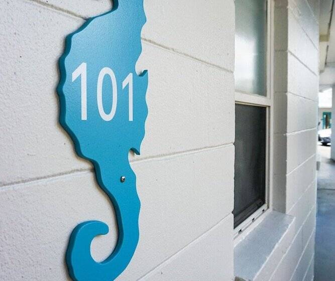 فندق Seahorse Oceanfront Inn