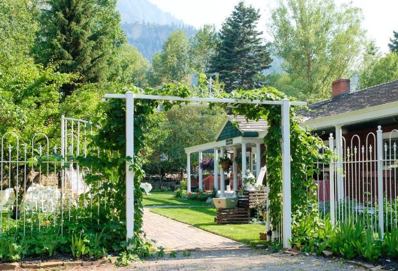 ホテル Secret Garden Bed And Breakfast