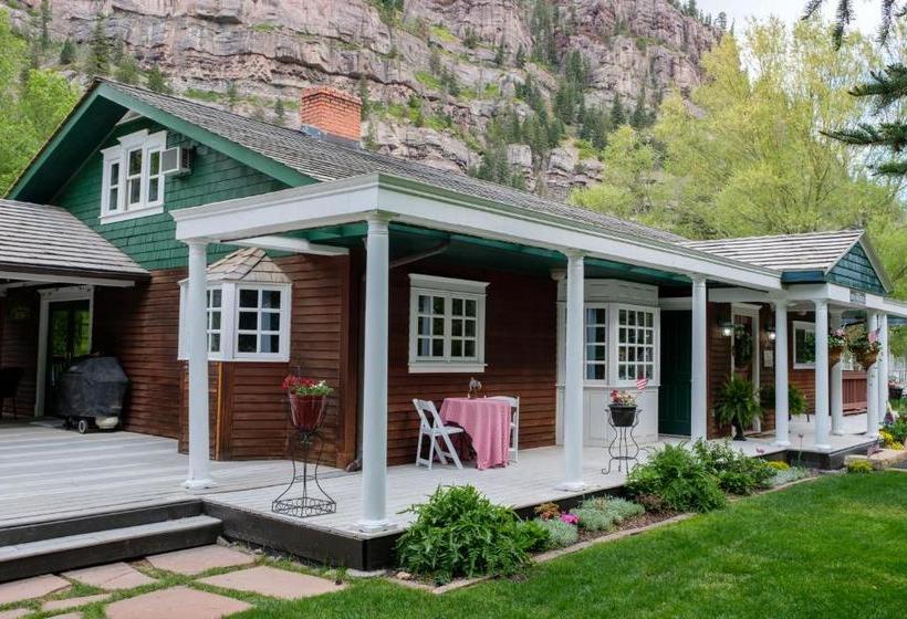 בית מלון כפרי Secret Garden Bed And Breakfast