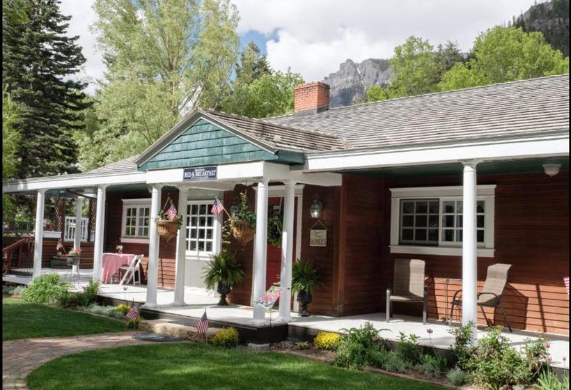 ホテル Secret Garden Bed And Breakfast