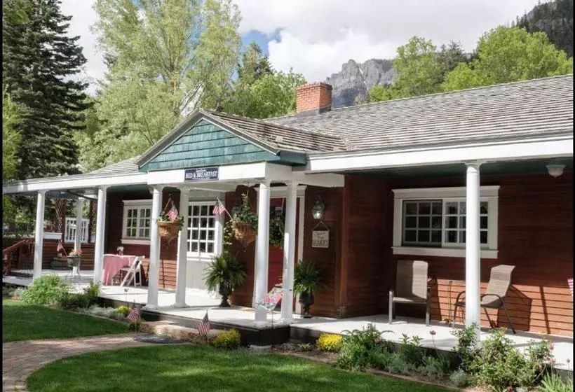 هتل Secret Garden Bed And Breakfast