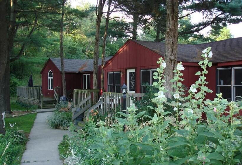 Отель Silver Spruce Resort