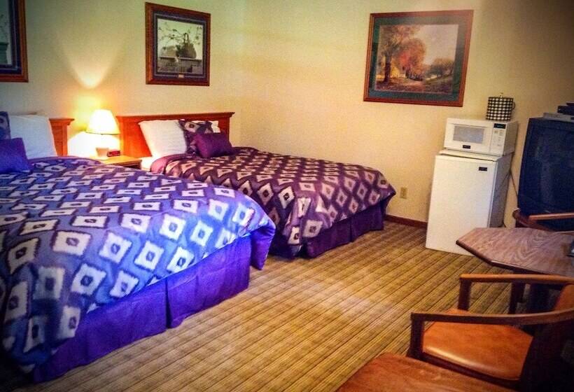 Отель Silver Spruce Resort