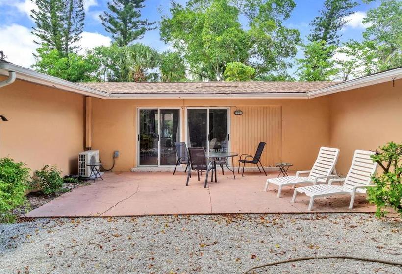 ホテル Parrot Nest