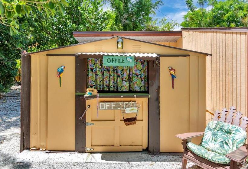 ホテル Parrot Nest