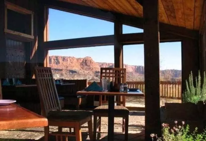 Hotelli The Rim Rock Inn
