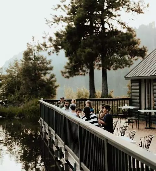 Hotelli The Suttle Lodge & Boathouse
