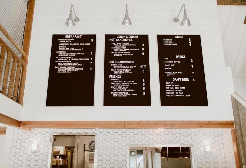 ホテル The Suttle Lodge & Boathouse