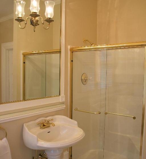 בית מלון כפרי Trinkle Mansion Bed & Breakfast