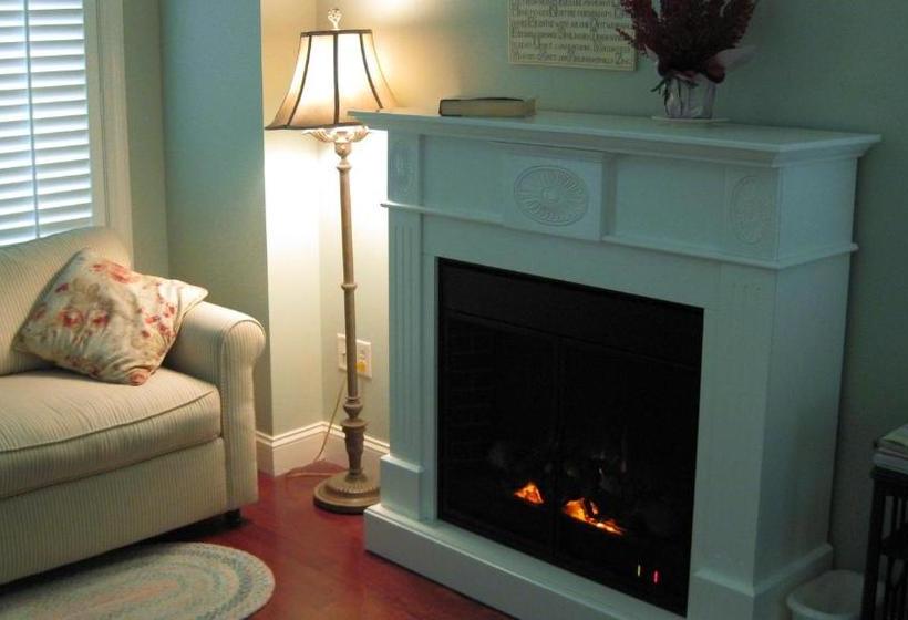 בית מלון כפרי Trinkle Mansion Bed & Breakfast