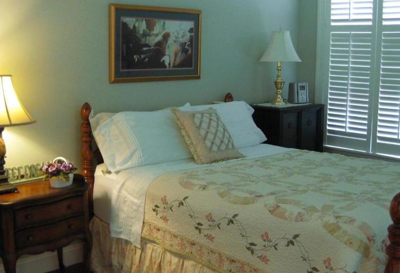 בית מלון כפרי Trinkle Mansion Bed & Breakfast