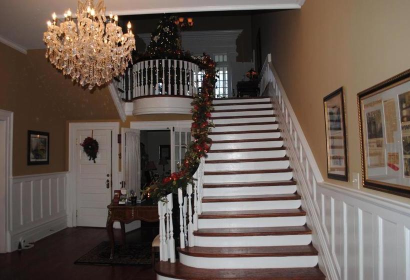 בית מלון כפרי Trinkle Mansion Bed & Breakfast