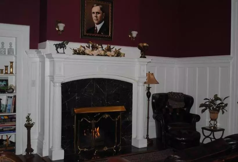 ホテル Trinkle Mansion Bed & Breakfast