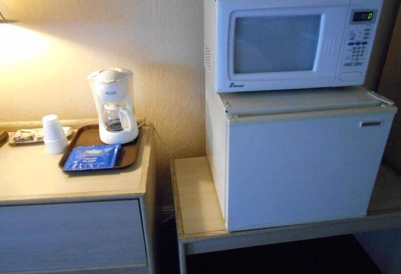 فندق Victorian Inn