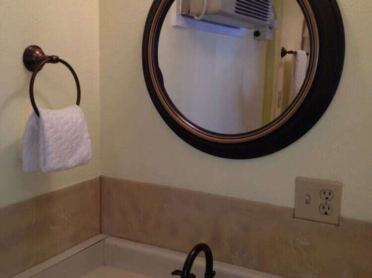 فندق Victorian Inn