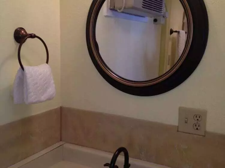 Hotelli Victorian Inn