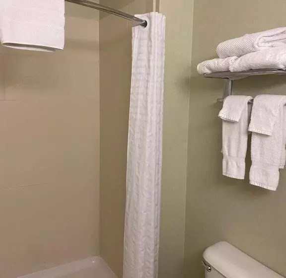 Hotelli White River Inn & Suites