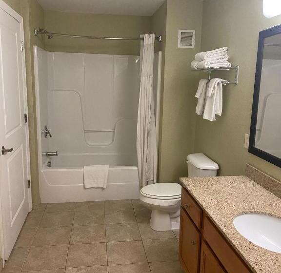 酒店 White River Inn & Suites