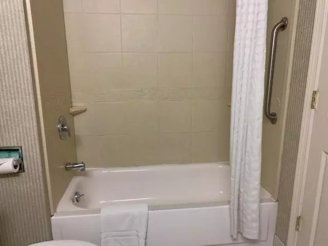 Hotelli White River Inn & Suites