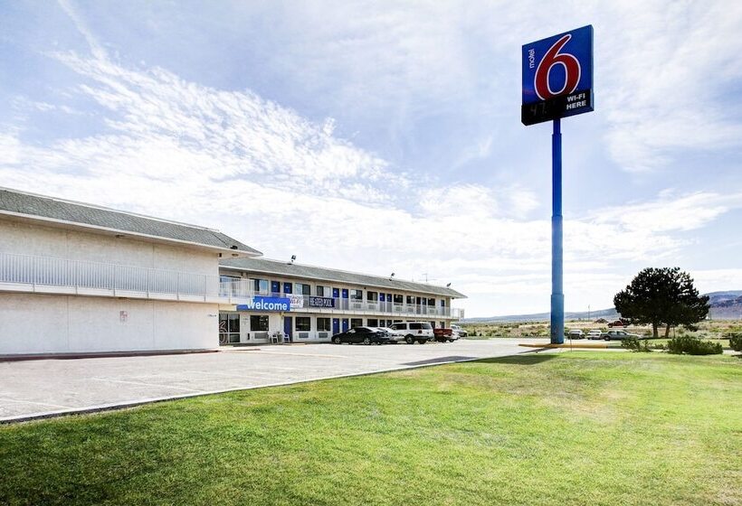 Motel 6 Wells