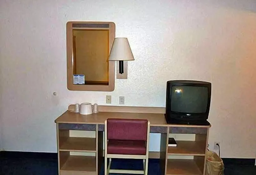 Motel 6 Wells