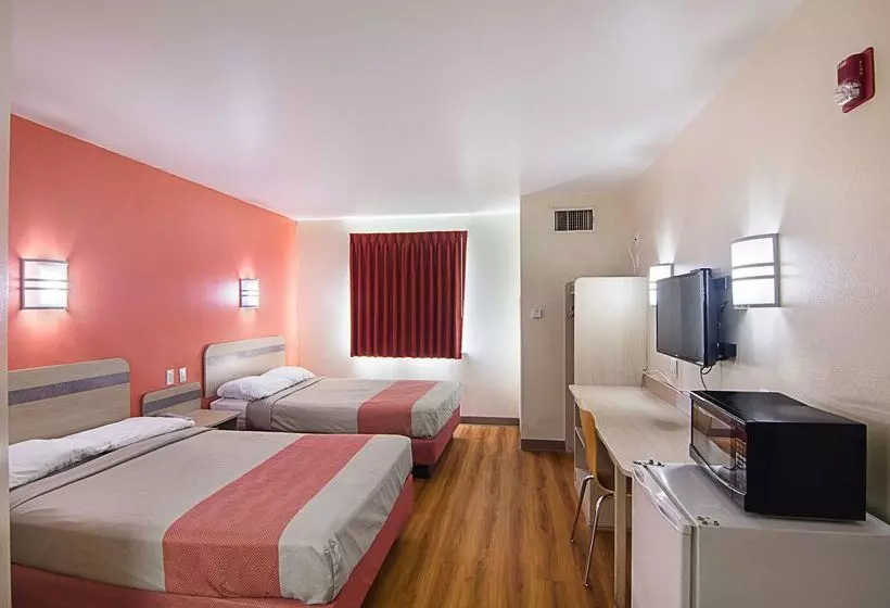 Motel 6 Terrell, Tx