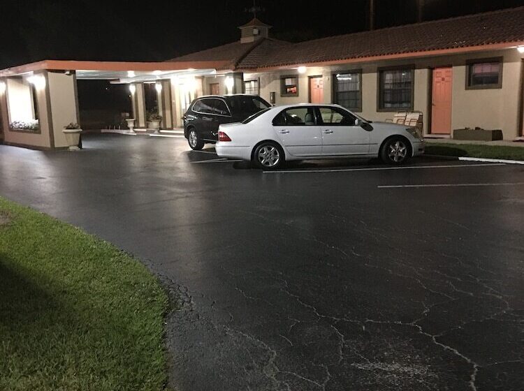 Silver Princess Motel